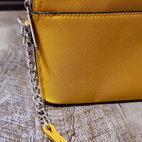 Steve Madden Yellow and Silver Crossbody Bag with Unique Wing Design - Picture 8 of 11